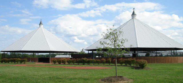 Steel Roof Structures manufactured by Montgomery Machine Shop at Dixiana Farm, Lexington, KY